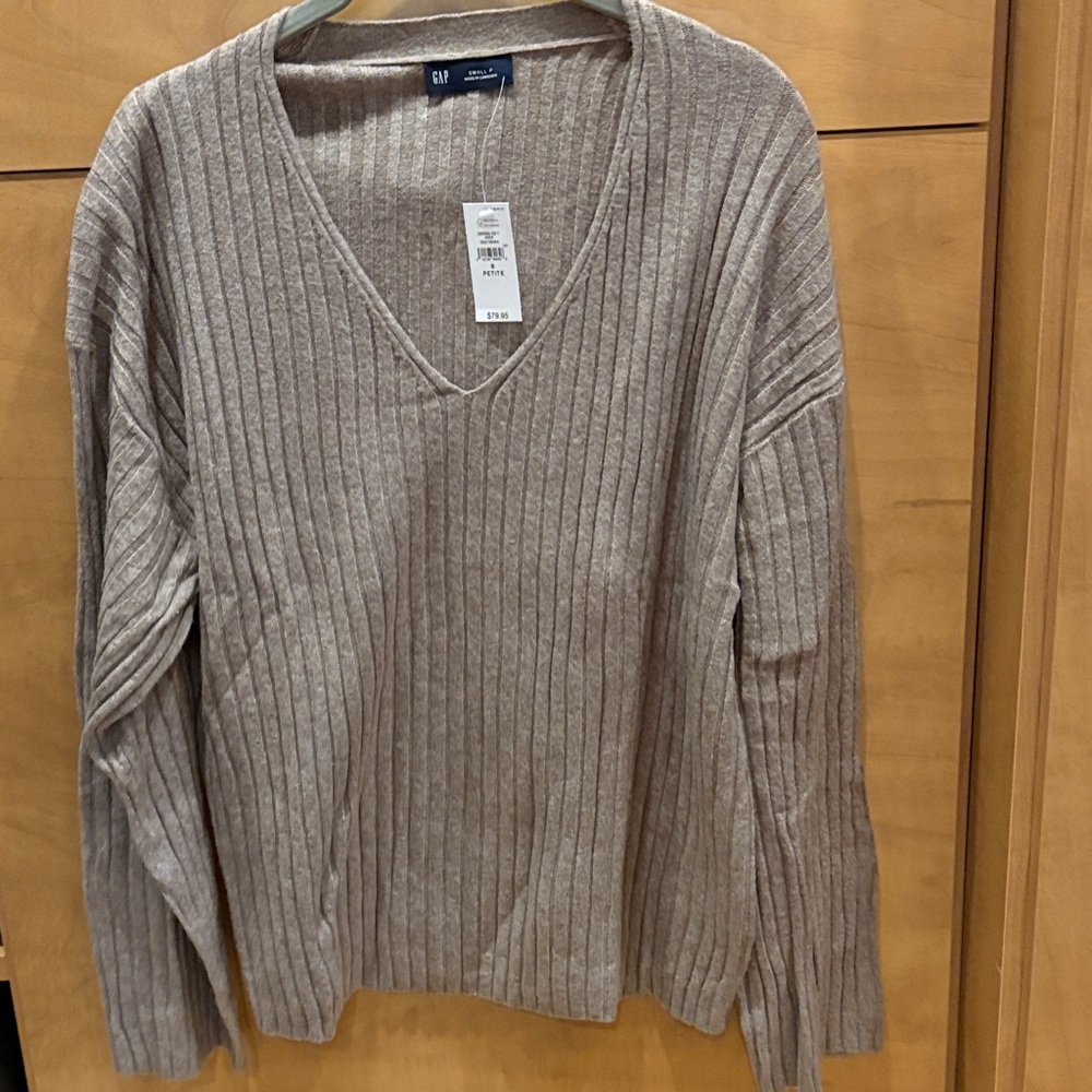 GAP Women’s V-Neck Sweater in Light Brown